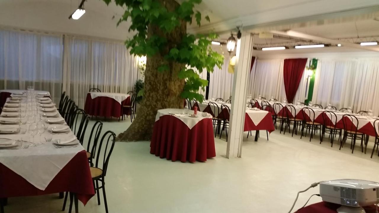 Hotel Villa Robinia Genzano di Roma Buitenkant foto