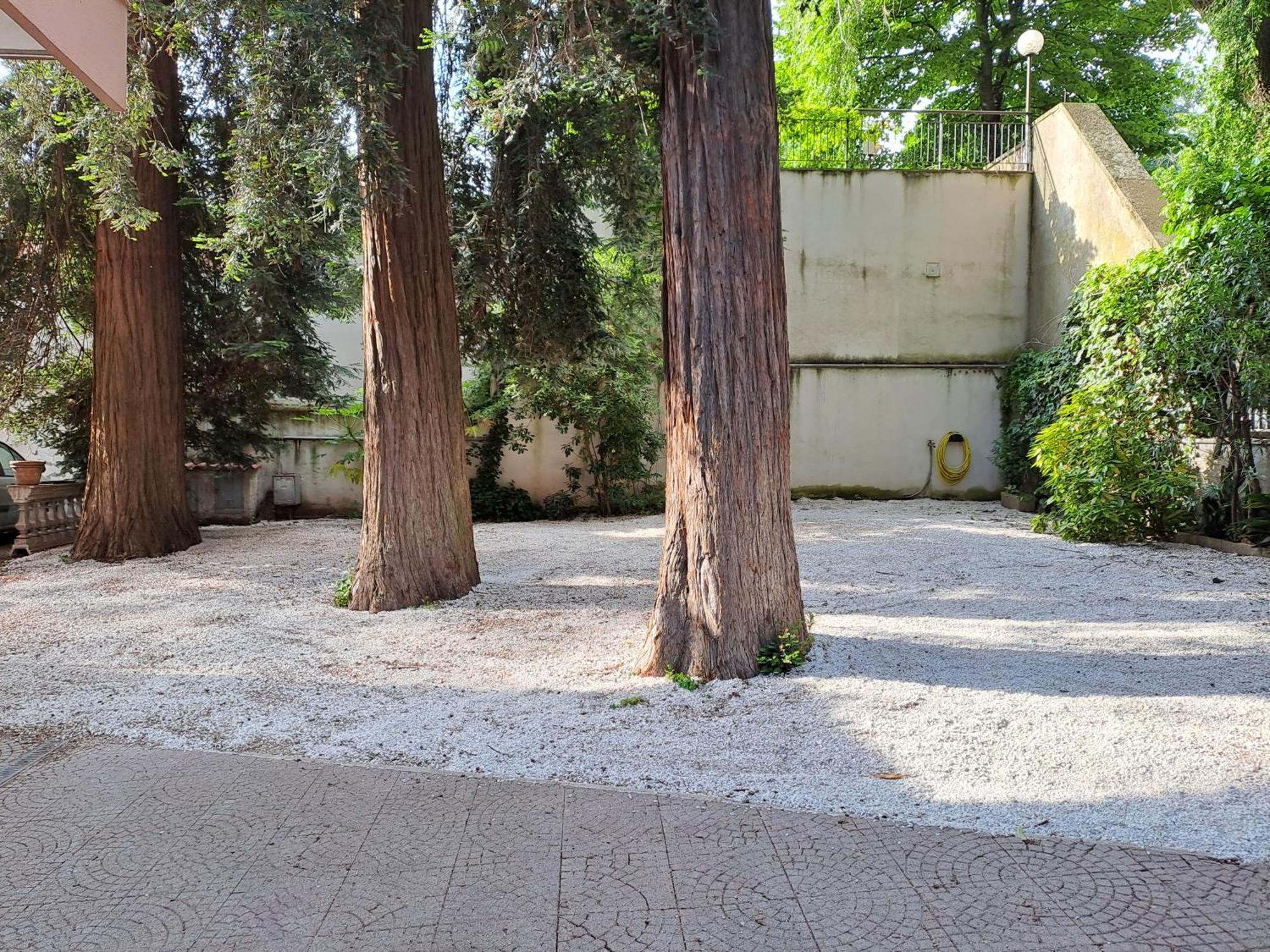 Hotel Villa Robinia Genzano di Roma Buitenkant foto