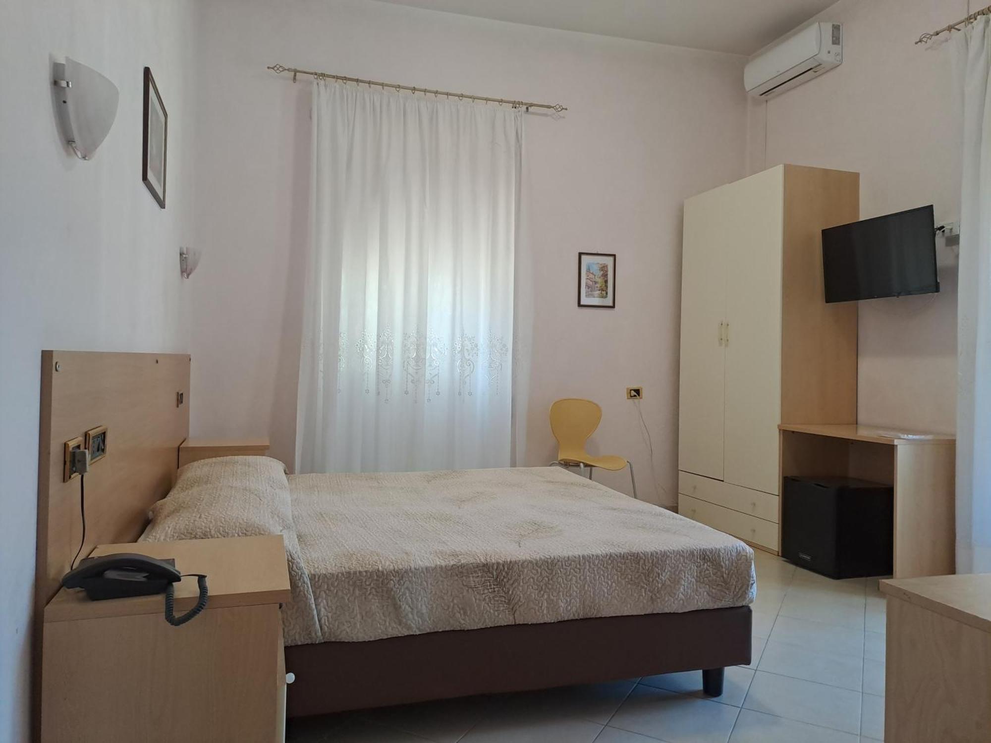 Hotel Villa Robinia Genzano di Roma Buitenkant foto