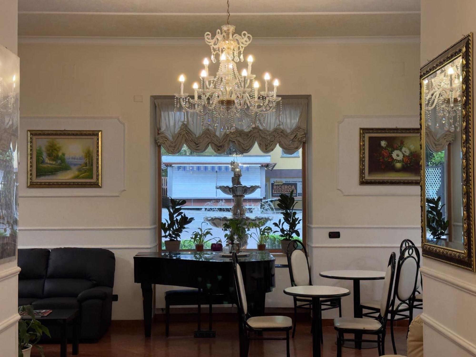 Hotel Villa Robinia Genzano di Roma Buitenkant foto