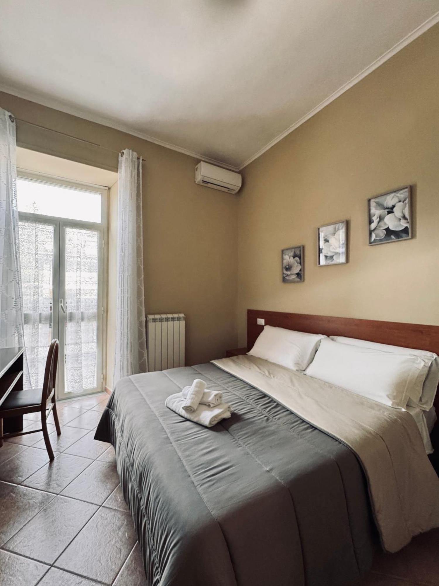 Hotel Villa Robinia Genzano di Roma Buitenkant foto