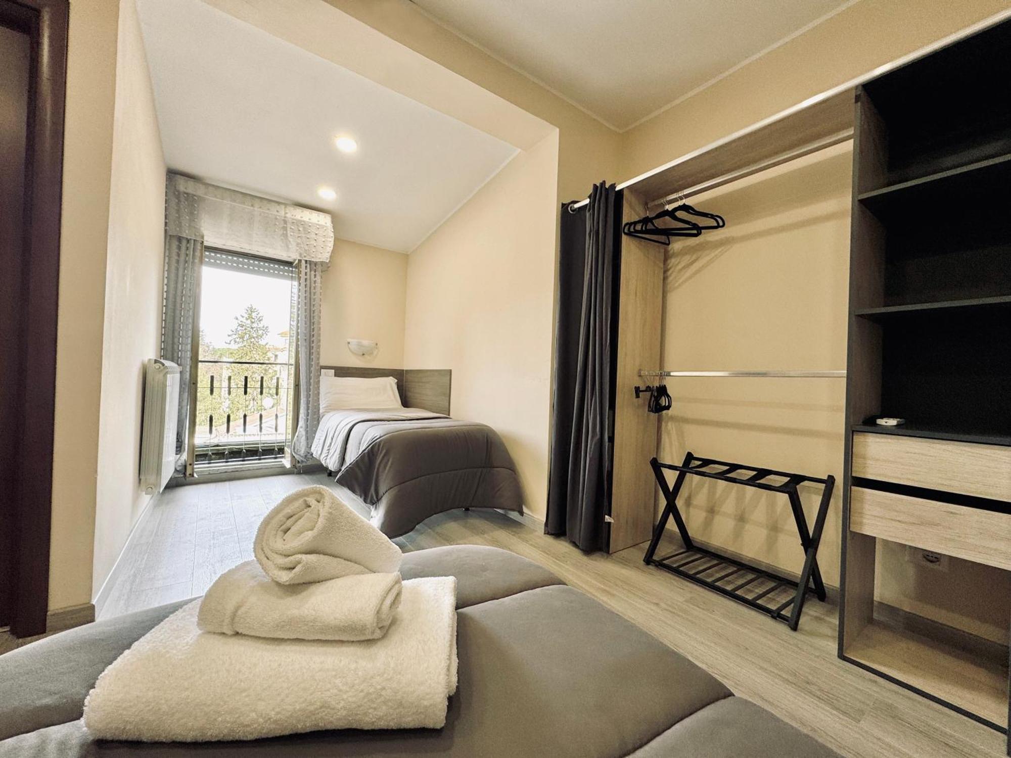 Hotel Villa Robinia Genzano di Roma Buitenkant foto