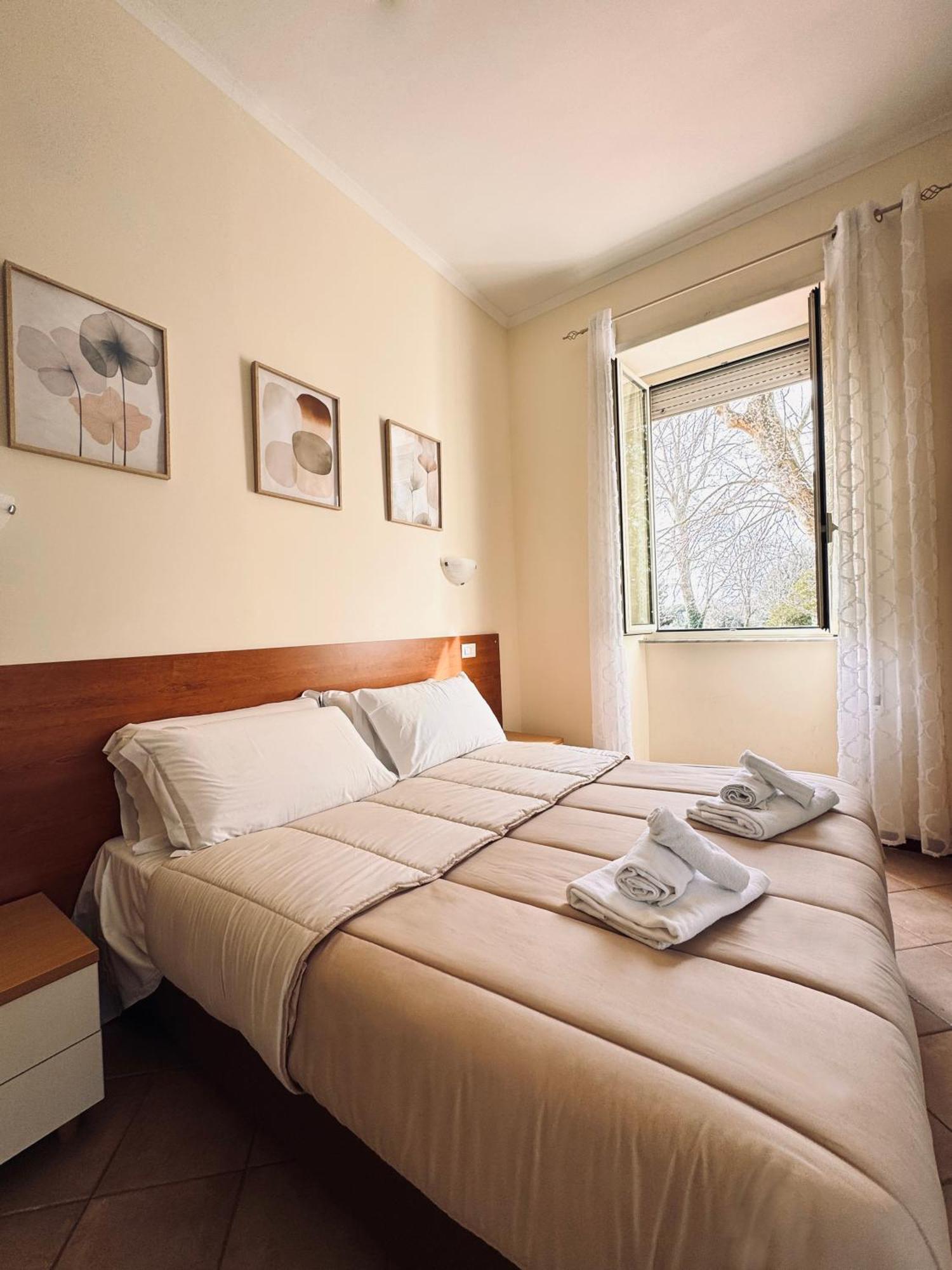 Hotel Villa Robinia Genzano di Roma Buitenkant foto